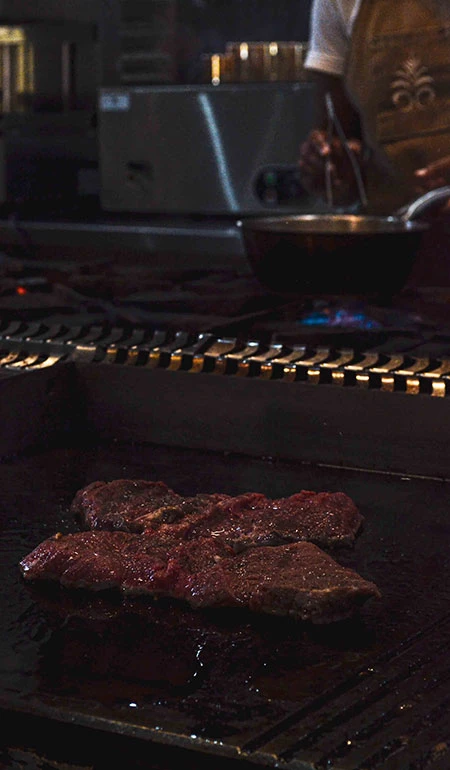 Photo de la cuisson de steaks à La Payotte