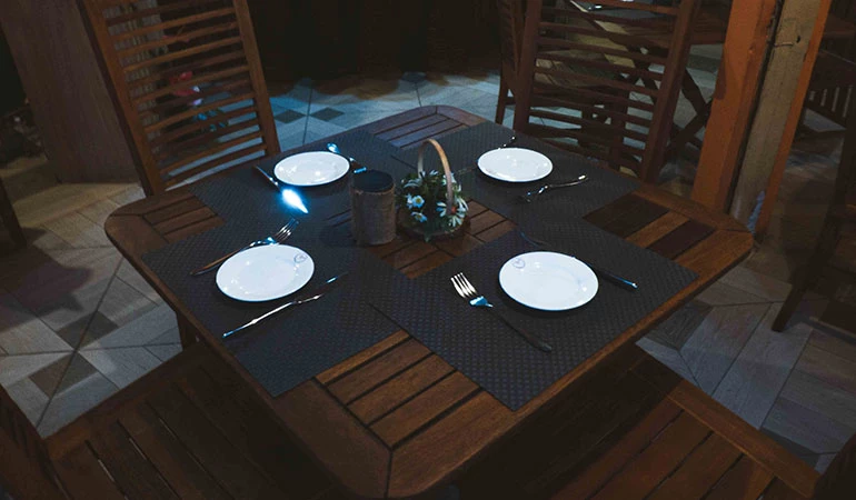 Photo d'une table pour 4 personnes à La Rougaille Créole