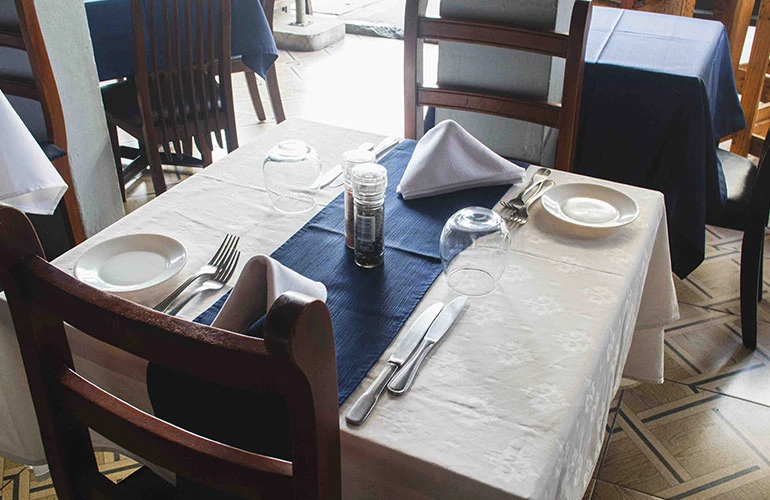 Photo d'une table pour 2 personnes à La Vieille Rouge à Grand Baie